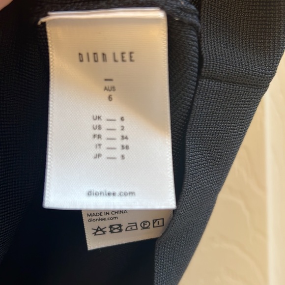 Dion Lee Cold Shoulder Top. Size YS 2. (AU 6) - Picture 3 of 3